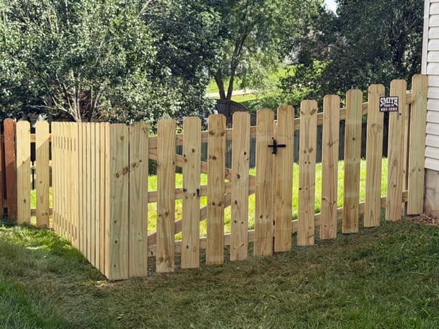 Professional shadow box fence construction Louisville KY services